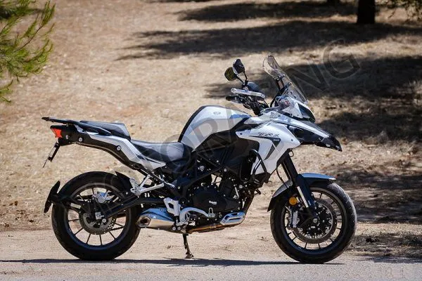 Μηχανή Benelli TRK 502