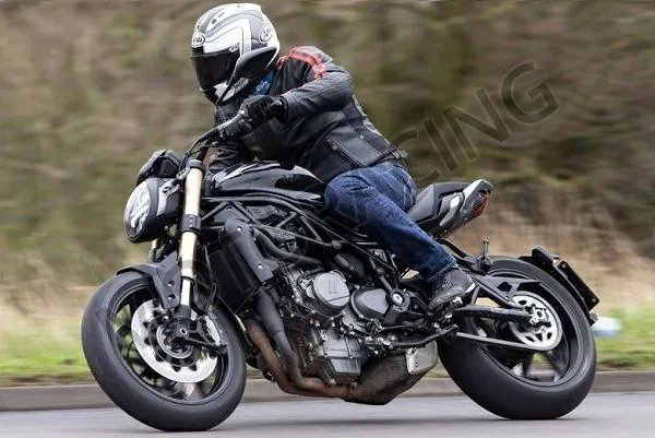 Μηχανή Benelli 752S