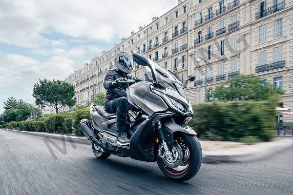 Το ανανεωμένο scooter Kymco AK 550 Premium μόλις κατέφθασε!!