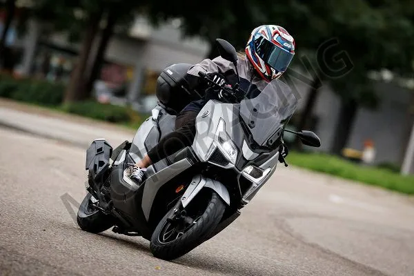 Tο scooter Voge SR1 125 κάνει ντεμπούτο!!