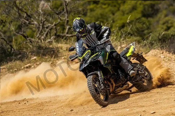 Μηχανή Benelli TRK 702 & TRK 702-X μόλις έφτασαν!!
