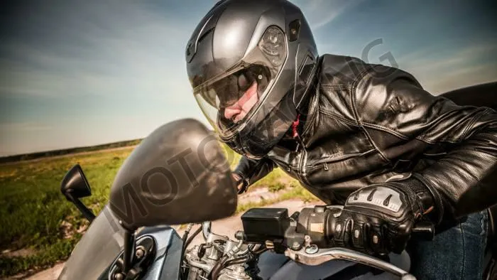 4 απλά βήματα για να διαλέξεις το σωστό μπουφάν μηχανής