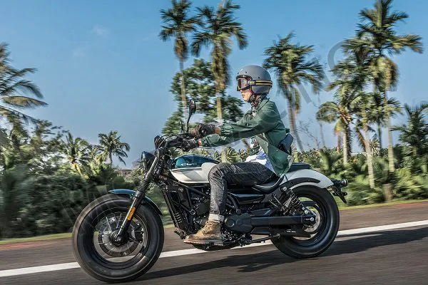 CFMOTO 250CL-C: Η μικρή Cruiser μοτοσυκλέτα που κάνει μεγάλη εντύπωση