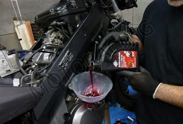 Λιπαντικά - λάδια Silkolene για μηχανές Voge