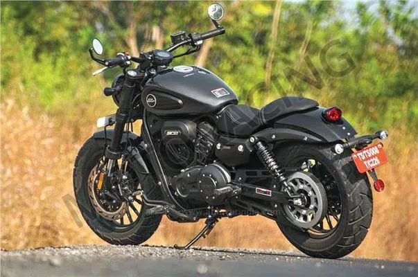 Μοτοσυκλέτα Keeway V302 C ένα στιλάτο cruiser!!