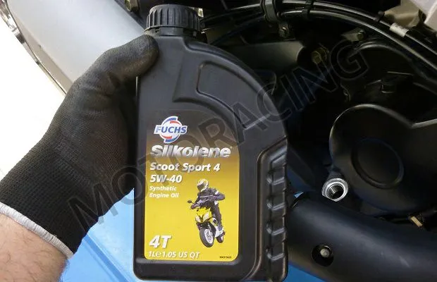 Λιπαντικά - λάδια Silkolene για scooter Kymco