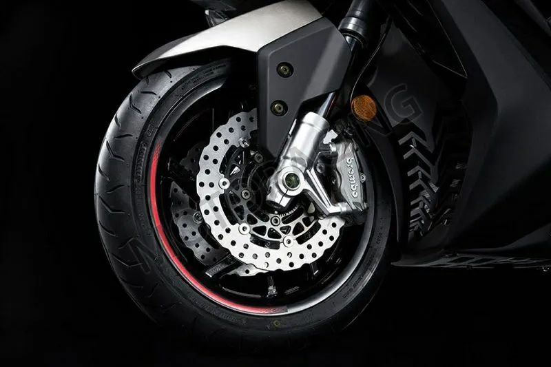 KYMCO AK 550 PREMIUM E5 ΜΑΥΡΟ SPACE