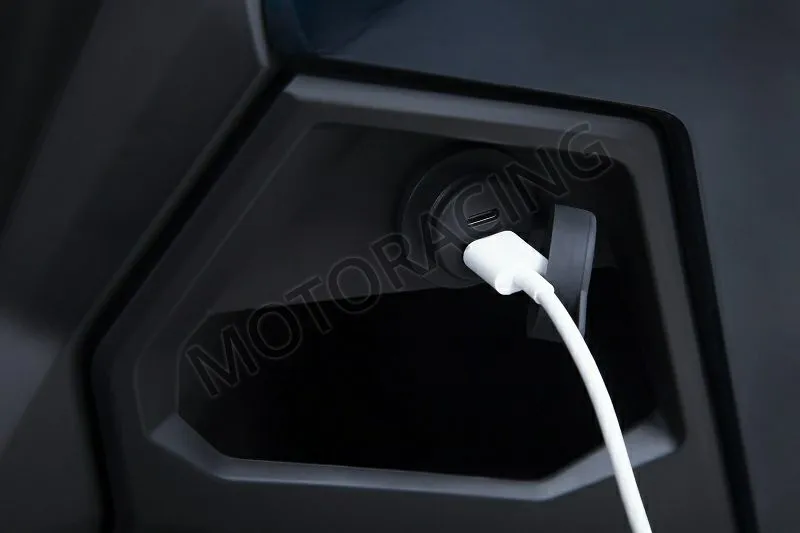 KYMCO SKYTOWN 125i TOP CASE E5+ DESERT GOLD