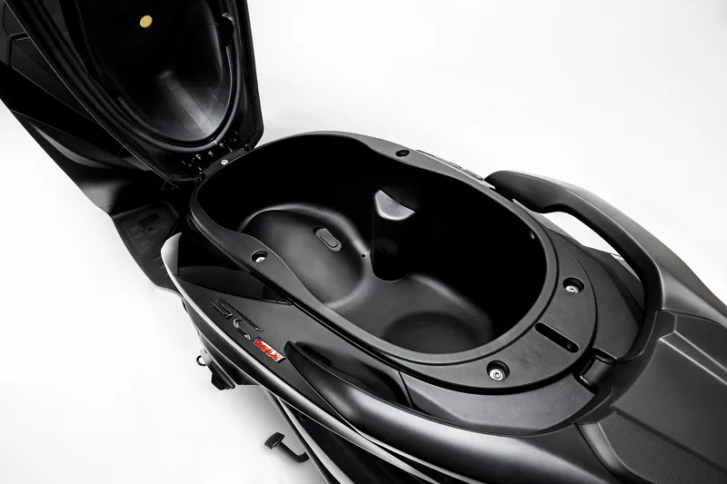 MBP SC 125LX ABS E5+ ΜΕ ΣΧΑΡΑ ΜΑΥΡΟ