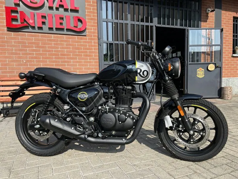 ROYAL ENFIELD HNTR 350 REBEL BLACK