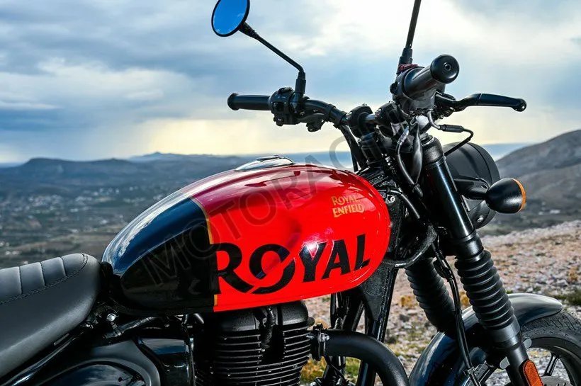 ROYAL ENFIELD HNTR 350 REBEL RED