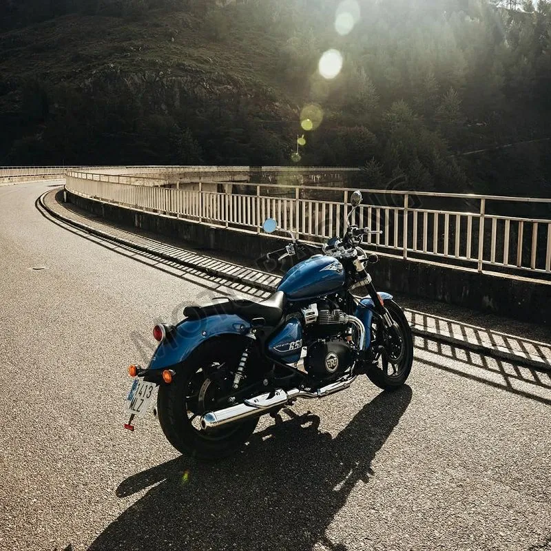 ROYAL ENFIELD SUPER METEOR 650 CELESTIAL BLUE