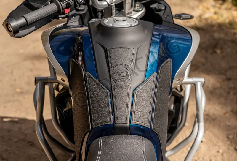 ΑΥΤΟΚΟΛΛΗΤΑ ΡΕΖΕΡΒΟΥΑΡ (ΠΡΟΣΤΑΤΕΥΤΙΚΑ) - TANKPAD CF-MOTO 800MT SPORT