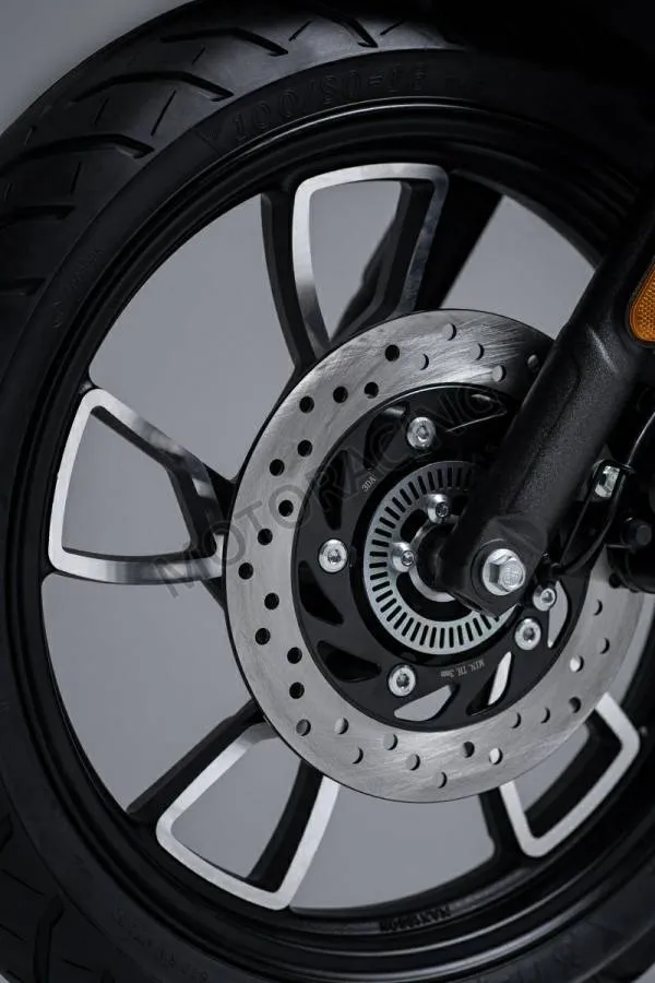 VOGE SR16 200 ACC E5+ ΜΑΥΡΟ