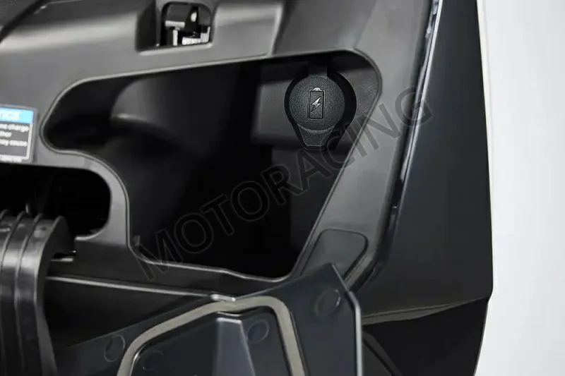 KYMCO AK 575 PREMIUM E5+ ΜΑΥΡΟ SPACE