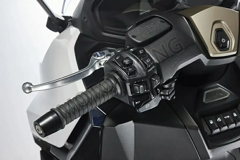 KYMCO AK 575 PREMIUM E5+ ΛΕΥΚΟ ICE