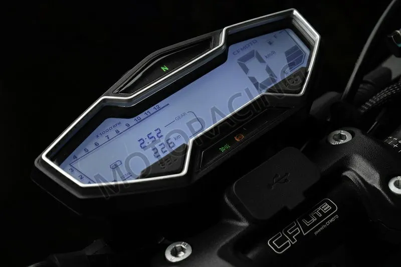 CF MOTO 250NK BORDEAUX RED