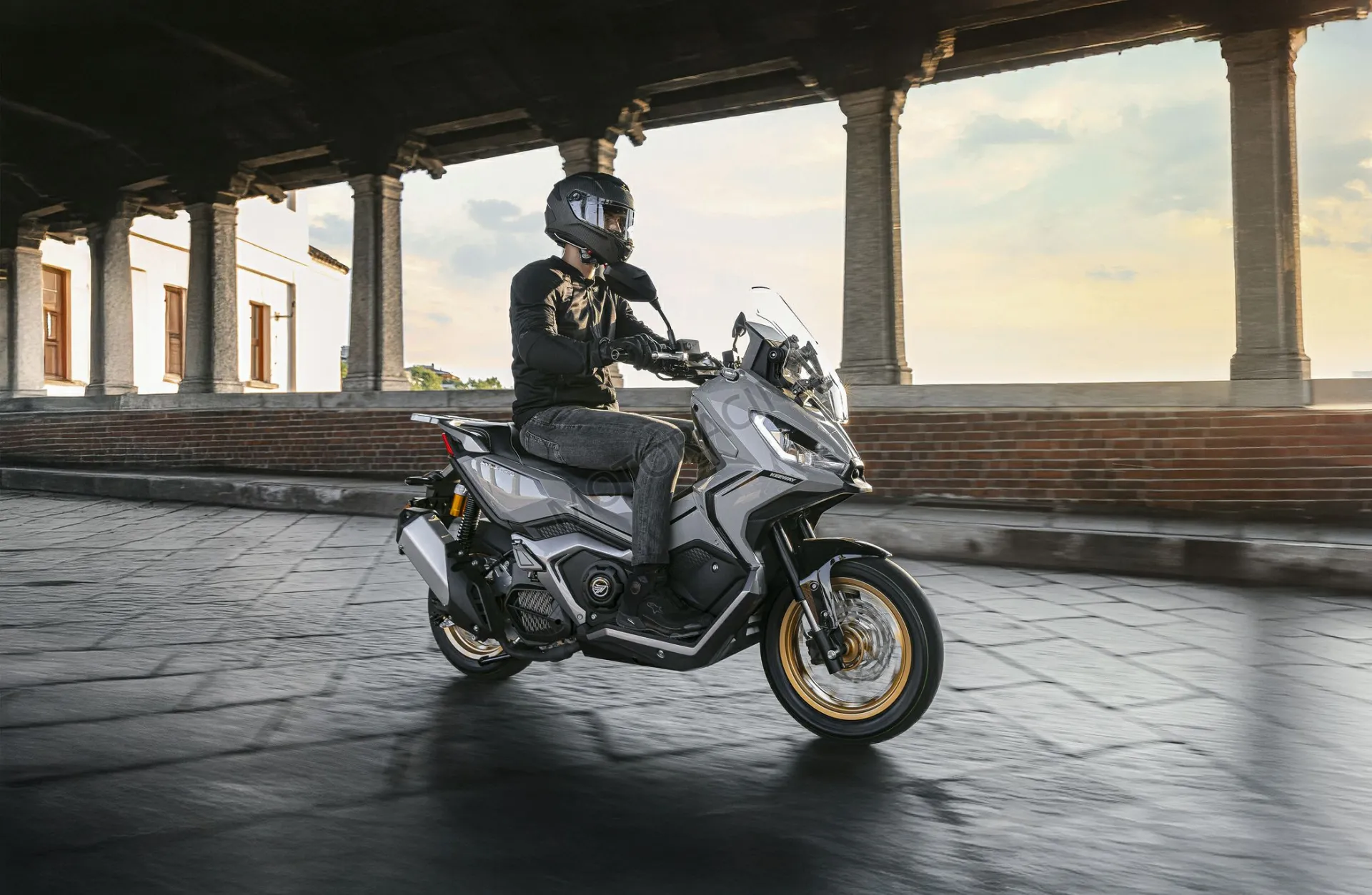KEEWAY XDV 125 EVO PRO E5+ L/C ABS TFT ΓΚΡΙ ΜΕ ΣΧΑΡΑ